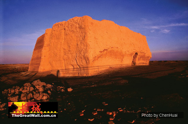 The Yumenguan PassThe Han Great Wall